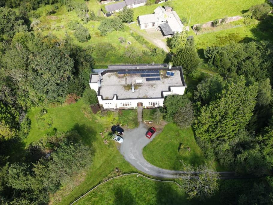 ランダバリーTranquil Getaway Near Brecon Beaconsアパートメント エクステリア 写真